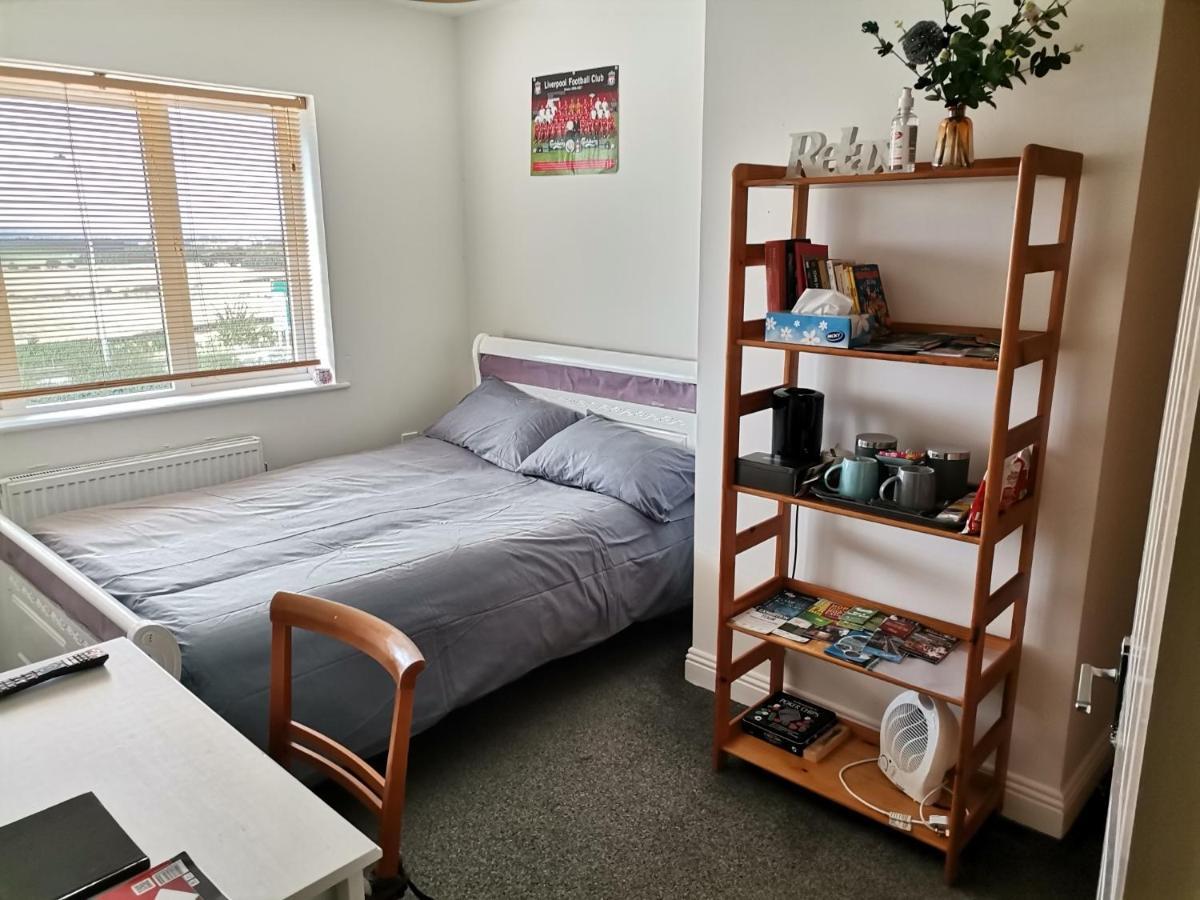 Bright And Cozy Room With Double Bed, Private Bathroom Not Ensuite, Breakfast To Go Dublin Extérieur photo